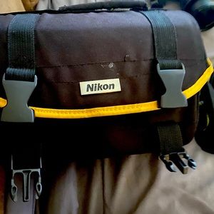 Nikon d3500 camera and case